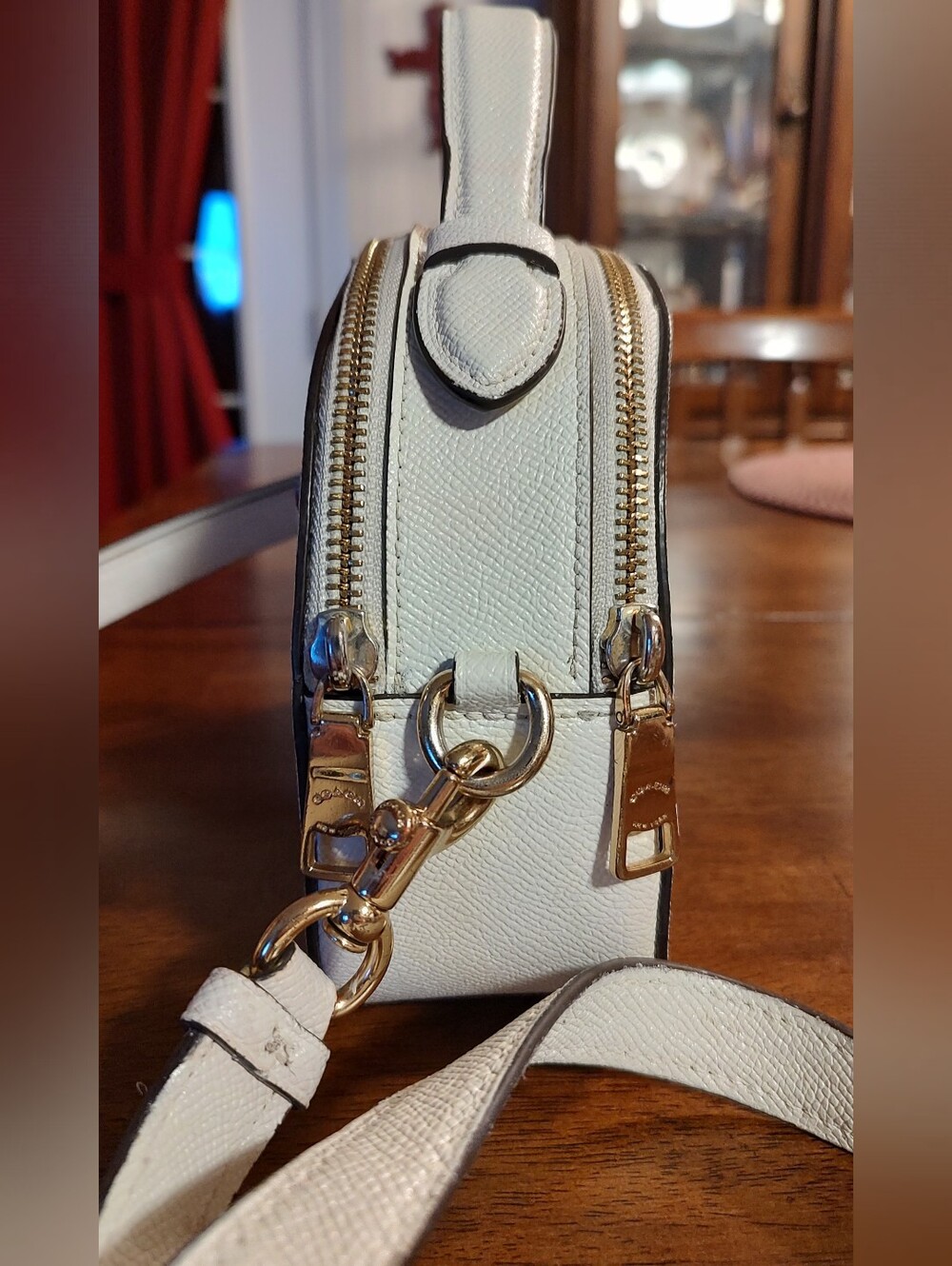 Coach Cream Leather Dome Crossbody with Gold Hardware - Picture 7 of 9